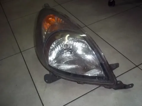 Φανάρι, Εμπρός  Δεξί για TOYOTA, YARIS VERSO, ( 1999 - 2002 )  ( XP20 ) Φανάρι, Εμπρός  Δεξί για TOYOTA, YARIS VERSO, ( 1999 - 2002 )  ( XP20 )