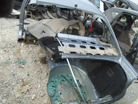 Τροπέτο Πίσω για OPEL VECTRA, ( 2002 - 2005 )  C, Sedan - 4dr, ( 2005 - 2008 )  C Με Ρεζερβουάρ Και Ηλιοροφή *Δ* Τροπέτο Πίσω για OPEL VECTRA, ( 2002 - 2005 )  C, Sedan - 4dr, ( 2005 - 2008 )  C Με Ρεζερβουάρ Και Ηλιοροφή *Δ*