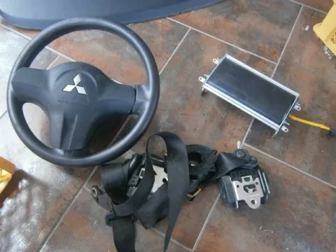 Σετ Αερόσακων Εμπρός ( με Ταμπλό ) για MITSUBISHI COLT ( 2006 - 2009 )  ( CZC ) *Γ* Σετ Αερόσακων Εμπρός ( με Ταμπλό ) για MITSUBISHI COLT ( 2006 - 2009 )  ( CZC ) *Γ*