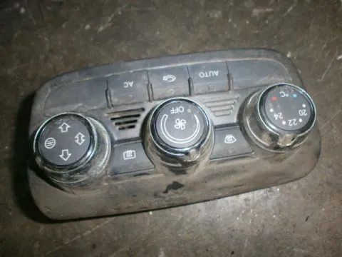 Χειριστήρια Καλοριφέρ για AUDI, TT, ( 2006 - 2011 )  ( 8J ) Χειριστήρια Καλοριφέρ για AUDI, TT, ( 2006 - 2011 )  ( 8J )