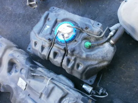 Δεξαμενή Καυσίμου ( Ρεζερβουάρ ) για CITROEN, C1, ( 2005 - 2008 )( 2009 - 2012 ), PEUGEOT 107, ( 2006 - 2009 )( 2010 - 2013 ), TOYOTA AYGO, ( 2005 - 2009 )  ( B10 ), ( 2009 - 2013) ΒΕΝΖΙΝΗ *Δ* 2704 Δεξαμενή Καυσίμου ( Ρεζερβουάρ ) για CITROEN, C1, ( 2005 - 2008 )( 2009 - 2012 ), PEUGEOT 107, ( 2006 - 2009 )( 2010 - 2013 ), TOYOTA AYGO, ( 2005 - 2009 )  ( B10 ), ( 2009 - 2013) ΒΕΝΖΙΝΗ *Δ* 2704