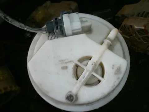 Αντλία Καυσίμου για RENAULT, LAGUNA, ( 2007 - 2012 ), 1600 (K4M824) Petrol 110 16V, 2000 (M4R704) Petrol 140 16V, 2000 (F4R811) Petrol 170 Turbo 16V, 2000 (F4R800) Petrol 204 Turbo GT, 2000  Petrol 14