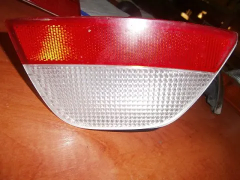 Πίσω - Ανακλαστικό Δεξιό για FORD, FOCUS, ( 1998 - 2001 ) Mk1a, ( 2002 - 2004 ) Mk1b Πίσω - Ανακλαστικό Δεξιό για FORD, FOCUS, ( 1998 - 2001 ) Mk1a, ( 2002 - 2004 ) Mk1b