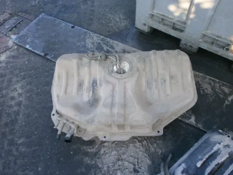 Δεξαμενή Καυσίμου ( Ρεζερβουάρ ) για NISSAN, ALMERA, ( 1995 - 1998 )  ( N15 ), ( 1998 - 2000 )  ( N15 ) *Δ* 3678 Δεξαμενή Καυσίμου ( Ρεζερβουάρ ) για NISSAN, ALMERA, ( 1995 - 1998 )  ( N15 ), ( 1998 - 2000 )  ( N15 ) *Δ* 3678