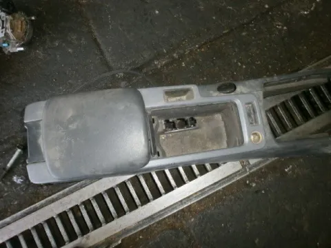 Υποβραχιόνιο(Τεμπέλης) για VOLVO, V50, ( 2008 -           )  ( MW ) Υποβραχιόνιο(Τεμπέλης) για VOLVO, V50, ( 2008 -           )  ( MW )