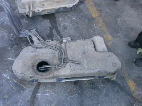Δεξαμενή Καυσίμου ( Ρεζερβουάρ ) για VW, POLO, ( 1994 - 1999 )  ( 6N1 ) Δεξαμενή Καυσίμου ( Ρεζερβουάρ ) για VW, POLO, ( 1994 - 1999 )  ( 6N1 )