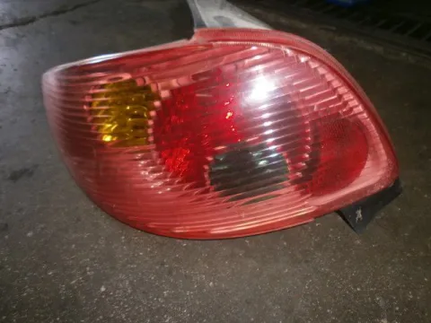 Φανάρι Πίσω Αριστερό για PEUGEOT 206 (2002 - 2009) Φανάρι Πίσω Αριστερό για PEUGEOT 206 (2002 - 2009)
