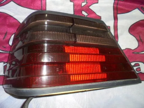 Φανάρι Πίσω Αριστερό Φιμέ Φλας για MERCEDES E - CLASS (1993 - 1995) (W124) Sedan - 4dr Φανάρι Πίσω Αριστερό Φιμέ Φλας για MERCEDES E - CLASS (1993 - 1995) (W124) Sedan - 4dr