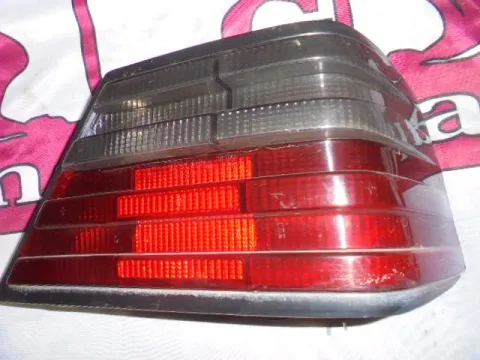 Φανάρι Πίσω Δεξί Φιμέ Φλας για MERCEDES E - CLASS (1993 - 1995) (W124) Sedan - 4dr Φανάρι Πίσω Δεξί Φιμέ Φλας για MERCEDES E - CLASS (1993 - 1995) (W124) Sedan - 4dr