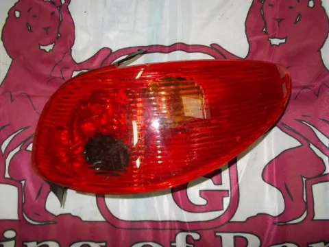 Φανάρι Πίσω Δεξί για PEUGEOT 206 (2002 - 2009) Φανάρι Πίσω Δεξί για PEUGEOT 206 (2002 - 2009)