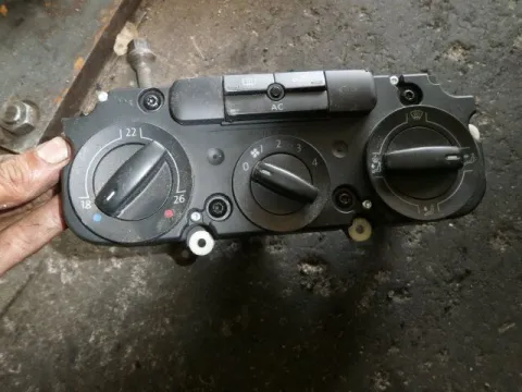 Χειριστήρια Καλοριφέρ για Κωδ: 1K1820045B VW, GOLF, ( 2004 - 2008 ) Mk5 ( 1K1 ), SEAT, LEON, ( 2005 - 2009 )  ( 1P ), AUDI, A3, ( 2005 - 2008 )  ( 8P ) Χειριστήρια Καλοριφέρ για Κωδ: 1K1820045B VW, GOLF, ( 2004 - 2008 ) Mk5 ( 1K1 ), SEAT, LEON, ( 2005 - 2009 )  ( 1P ), AUDI, A3, ( 2005 - 2008 )  ( 8P )