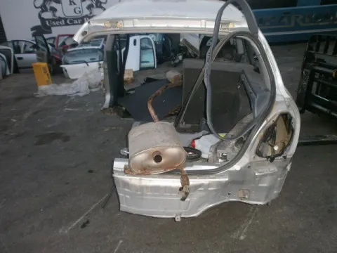 Τροπέτο, Πίσω, Χωρίς Άξονα Λείπει Αριστερό Φτερό για NISSAN, ALMERA, ( 2000 - 2002 )  ( N16 ), Hatchback - 5dr, ( 2002 - 2006 )  ( N16 ) *Δ* - 