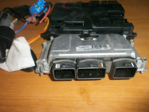 Εγκέφαλος Κινητήρα Σετ (964840780) για CITROEN, XSARA, ( 1997 - 2000 ) ΤΕΛΑΡΟ *7* ΔΙΑΦΟΡΟΙ  -  Εγκέφαλος Κινητήρα Σετ (964840780) για CITROEN, XSARA, ( 1997 - 2000 ) ΤΕΛΑΡΟ *7* ΔΙΑΦΟΡΟΙ  -