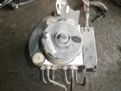 Μονάδα ABS ΚΩΔ.10020404024 για FORD, FOCUS, ( 2002 - 2004 ) Mk1b, 1400 (FXD_) Petrol 75 16V, ( 1998 - 2001 ) Mk1a, 1400 ( FXD_) Petrol 75 16V Μονάδα ABS ΚΩΔ.10020404024 για FORD, FOCUS, ( 2002 - 2004 ) Mk1b, 1400 (FXD_) Petrol 75 16V, ( 1998 - 2001 ) Mk1a, 1400 ( FXD_) Petrol 75 16V