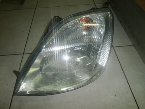 Φανάρι Εμπρός  Αριστερό για FORD FIESTA (2002 - 2005) Mk5a Φανάρι Εμπρός  Αριστερό για FORD FIESTA (2002 - 2005) Mk5a