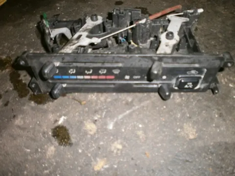 Χειριστήρια Καλοριφέρ για DAIHATSU TERIOS (1997 - 2000) (J100) Χειριστήρια Καλοριφέρ για DAIHATSU TERIOS (1997 - 2000) (J100)