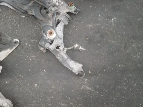 Ψαλίδι Εμπρός Αριστερό για FORD FOCUS (2011 - ) Ψαλίδι Εμπρός Αριστερό για FORD FOCUS (2011 - )