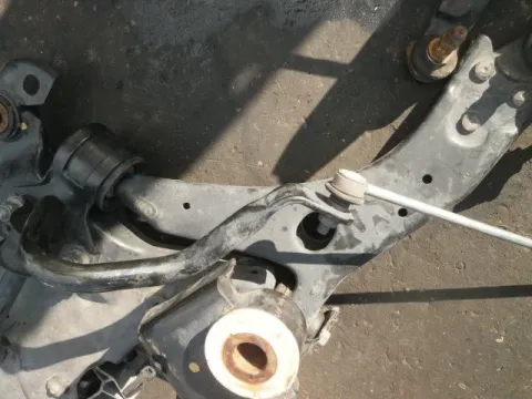 Ψαλίδι Εμπρός Αριστερό για FORD FOCUS (2011 - ) Ψαλίδι Εμπρός Αριστερό για FORD FOCUS (2011 - )