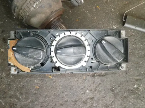 Χειριστήρια Καλοριφέρ για VW POLO (1994 - 1999) (6N1) Χειριστήρια Καλοριφέρ για VW POLO (1994 - 1999) (6N1)
