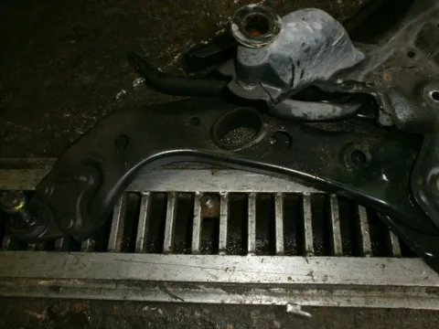 Ψαλίδι Εμπρός Αριστερό για TOYOTA RAV-4 (2006 - 2009) (XA30)