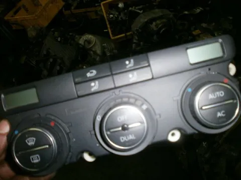 Χειριστήρια Καλοριφέρ για VW GOLF (2004 - 2008) Mk5 (1K1) Χειριστήρια Καλοριφέρ για VW GOLF (2004 - 2008) Mk5 (1K1)