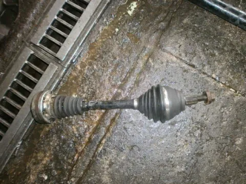 Ημιαξόνιο Εμπρός Αριστερό 6-Τάχυτο για VW GOLF (2004 - 2008) Mk5 (1K1) Ημιαξόνιο Εμπρός Αριστερό 6-Τάχυτο για VW GOLF (2004 - 2008) Mk5 (1K1)