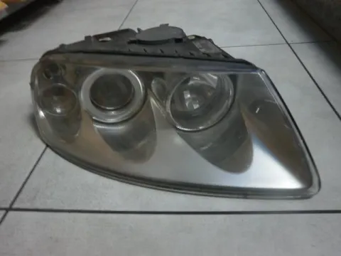 Φανάρι Εμπρός Δεξί για VW TOUAREG (2003 - 2006) (7L) Φανάρι Εμπρός Δεξί για VW TOUAREG (2003 - 2006) (7L)