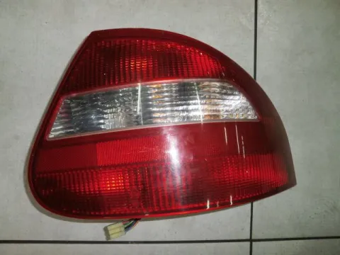Φανάρι Πίσω Δεξί για KIA CLARUS (2001 - ) Φανάρι Πίσω Δεξί για KIA CLARUS (2001 - )
