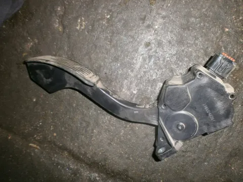 Πετάλ Γκαζιού για TOYOTA RAV-4 (2006 - 2009) (XA30) Πετάλ Γκαζιού για TOYOTA RAV-4 (2006 - 2009) (XA30)