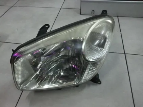 Φανάρι Εμπρός Αριστερό για TOYOTA RAV-4 (2004 - 2005) (XA20) Φανάρι Εμπρός Αριστερό για TOYOTA RAV-4 (2004 - 2005) (XA20)