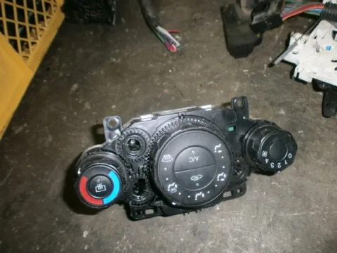Χειριστήρια Καλοριφέρ για FORD FIESTA (2008 - 2012) Mk6 (JA8) Χειριστήρια Καλοριφέρ για FORD FIESTA (2008 - 2012) Mk6 (JA8)