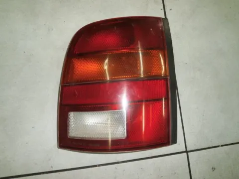 Φανάρι Πίσω Δεξί για NISSAN MICRA (1993 - 1997) (K11) Φανάρι Πίσω Δεξί για NISSAN MICRA (1993 - 1997) (K11)