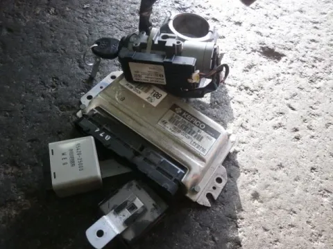 Εγκέφαλος Κινητήρα Σετ 9030930074f για HYUNDAI ACCENT (1999 - 2002) (CG) (LC) 1300 G4EA petrol 86 12 valve Εγκέφαλος Κινητήρα Σετ 9030930074f για HYUNDAI ACCENT (1999 - 2002) (CG) (LC) 1300 G4EA petrol 86 12 valve