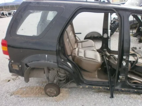 Φιλιστρίνι Αμαξώματος Πίσω Δεξί για FORD MAVERICK (2001 - 2005) SUV- ΕΚΤΟΣ ΔΡΟΜΟΥ - 5dr , (2005 - ) *Δ* Φιλιστρίνι Αμαξώματος Πίσω Δεξί για FORD MAVERICK (2001 - 2005) SUV- ΕΚΤΟΣ ΔΡΟΜΟΥ - 5dr , (2005 - ) *Δ*