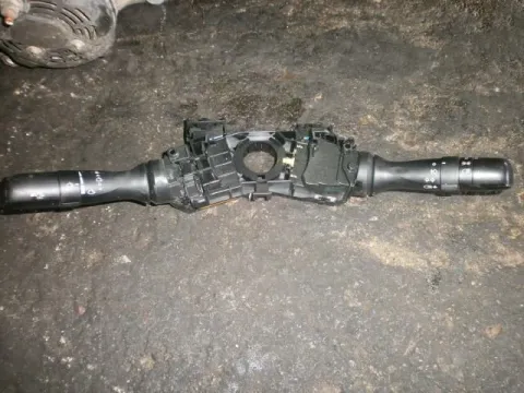 Διακόπτης Φώτων-Φλάς για TOYOTA AVENSIS (2009 - 2012) (T270) Διακόπτης Φώτων-Φλάς για TOYOTA AVENSIS (2009 - 2012) (T270)