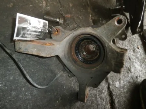 Ακραξόνιο Εμπρός Αριστερό Με ABS για SUBARU IMPREZA (2002 - 2005) Ακραξόνιο Εμπρός Αριστερό Με ABS για SUBARU IMPREZA (2002 - 2005)