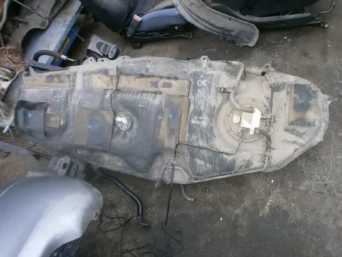 Δεξαμενή Καυσίμου (Ρεζερβουάρ) για TOYOTA RAV-4 (2006 - 2009) (XA30) Δεξαμενή Καυσίμου (Ρεζερβουάρ) για TOYOTA RAV-4 (2006 - 2009) (XA30)