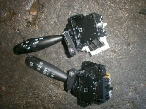Διακόπτης Φώτων-Φλάς για DAIHATSU CUORE (2007 - ) VIII 1000 1KR-FE petrol 70 Διακόπτης Φώτων-Φλάς για DAIHATSU CUORE (2007 - ) VIII 1000 1KR-FE petrol 70