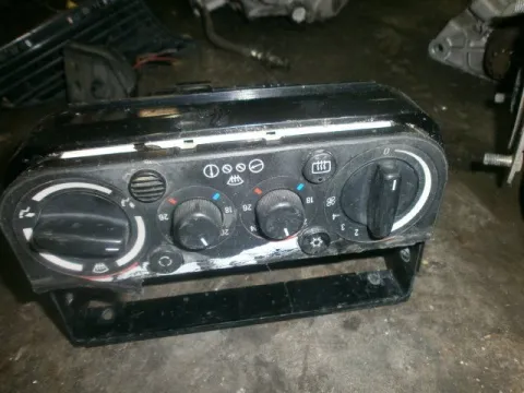 Χειριστήρια Καλοριφέρ για BMW 3 Series (1990 - 1995) (E36) 1800 (M 40 B18) Petrol 113 318 i Χειριστήρια Καλοριφέρ για BMW 3 Series (1990 - 1995) (E36) 1800 (M 40 B18) Petrol 113 318 i