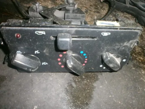 Χειριστήρια Καλοριφέρ για NISSAN MICRA (2000 - 2003) (K11) Χειριστήρια Καλοριφέρ για NISSAN MICRA (2000 - 2003) (K11)