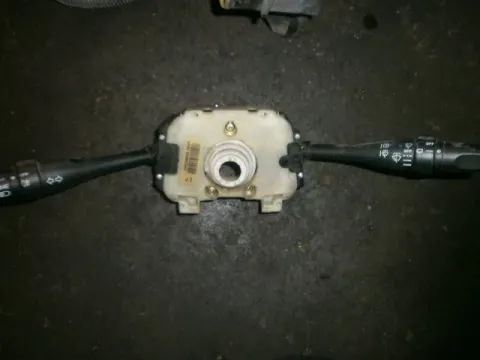 Διακόπτης Φώτων-Φλάς για NISSAN MICRA (2000 - 2003) (K11) Διακόπτης Φώτων-Φλάς για NISSAN MICRA (2000 - 2003) (K11)