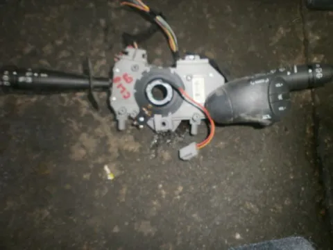 Διακόπτης Φώτων-Φλάς για RENAULT CLIO (2001 - 2005) (BB_) (CB_) Διακόπτης Φώτων-Φλάς για RENAULT CLIO (2001 - 2005) (BB_) (CB_)