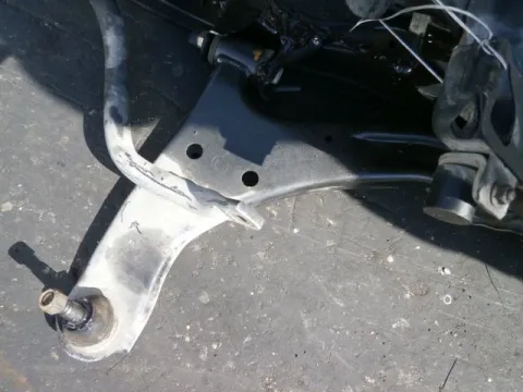 Ψαλίδι Εμπρός Αριστερό για SUZUKI GRAND VITARA (2006 - 2009) (JB) 1600 M16A petrol 106 Ψαλίδι Εμπρός Αριστερό για SUZUKI GRAND VITARA (2006 - 2009) (JB) 1600 M16A petrol 106