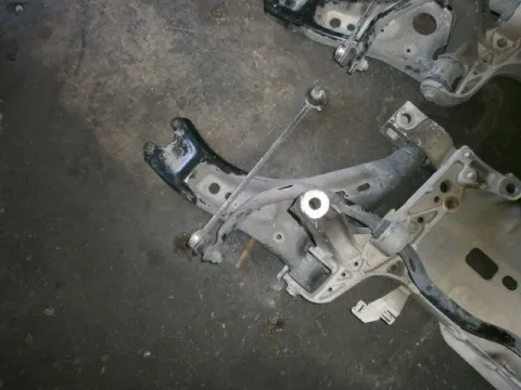 Ψαλίδι Εμπρός Δεξί για VW TIGUAN (2008 - 2012) (5N) Ψαλίδι Εμπρός Δεξί για VW TIGUAN (2008 - 2012) (5N)