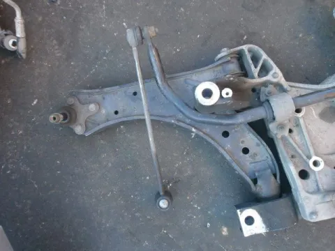 Ψαλίδι Εμπρός Αριστερό για VW GOLF (2004 - 2008) Mk5 (1K1) Ψαλίδι Εμπρός Αριστερό για VW GOLF (2004 - 2008) Mk5 (1K1)