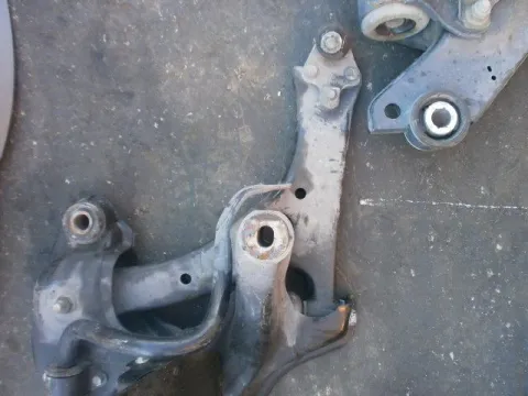 Ψαλίδι Εμπρός Αριστερό για TOYOTA AVENSIS (2006 - 2008) (T250) Ψαλίδι Εμπρός Αριστερό για TOYOTA AVENSIS (2006 - 2008) (T250)