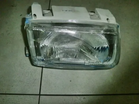 Φανάρι Εμπρός Δεξί 7pin για VW POLO (1994 - 1999) (6N1) Φανάρι Εμπρός Δεξί 7pin για VW POLO (1994 - 1999) (6N1)