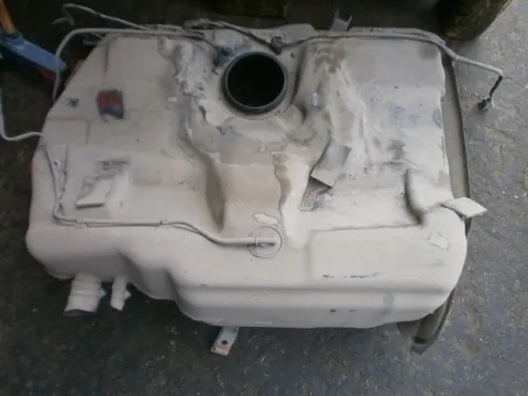 Δεξαμενή Καυσίμου (Ρεζερβουάρ) για VOLVO S40 (2000 - 2003) (VS) *Δ* *128111* Δεξαμενή Καυσίμου (Ρεζερβουάρ) για VOLVO S40 (2000 - 2003) (VS) *Δ* *128111*