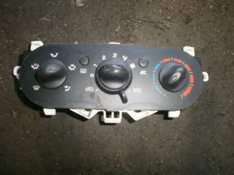 Χειριστήρια Καλοριφέρ (0991283KX44ACML) για RENAULT TWINGO (2007 - 2012) (CN0) Χειριστήρια Καλοριφέρ (0991283KX44ACML) για RENAULT TWINGO (2007 - 2012) (CN0)