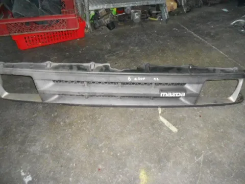 Μάσκα για MAZDA E2000 BONGO (1992 - 1996) (SR2) Μάσκα για MAZDA E2000 BONGO (1992 - 1996) (SR2)